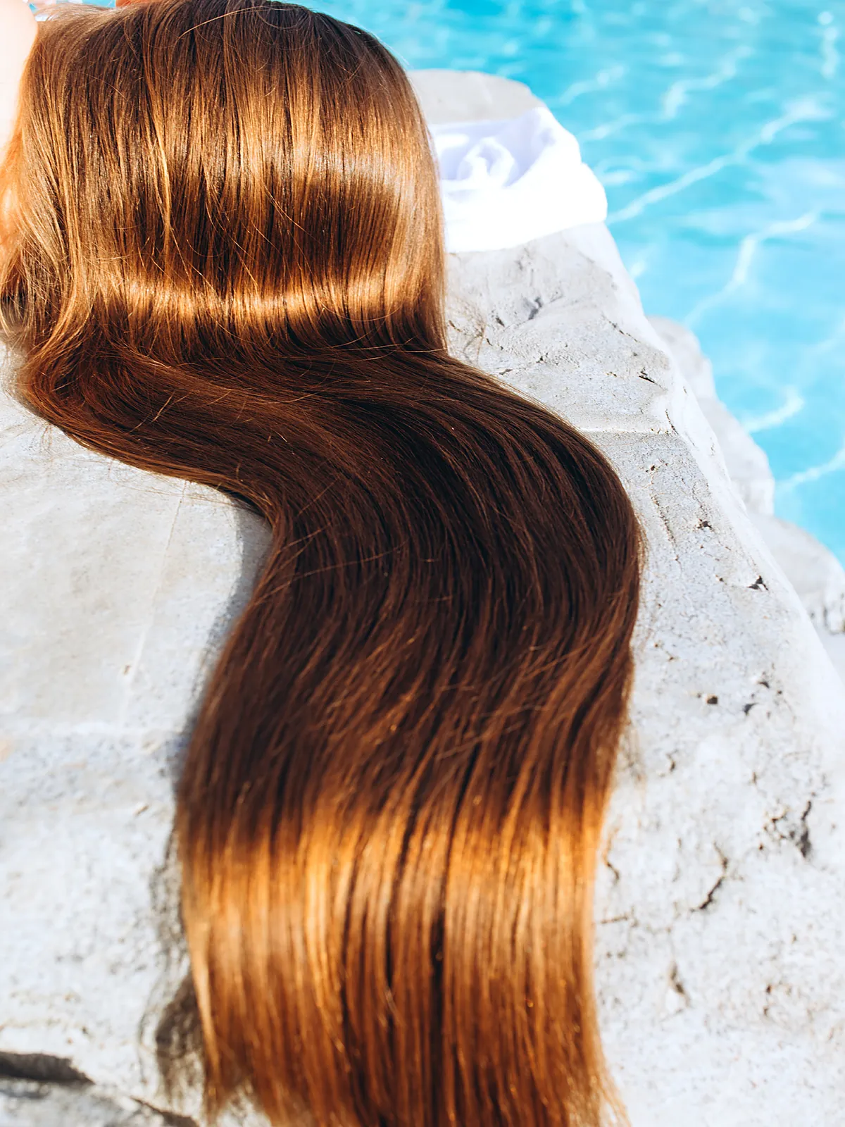¿Por qué tu cabello se volvió naranja o verde en vacaciones?