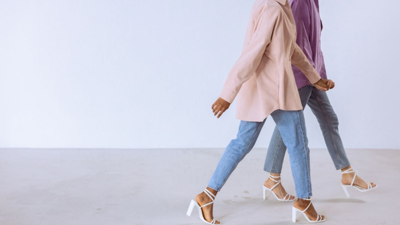 5 Pantalones Vaqueros en Tendencia para Marcar Estilo en 2025