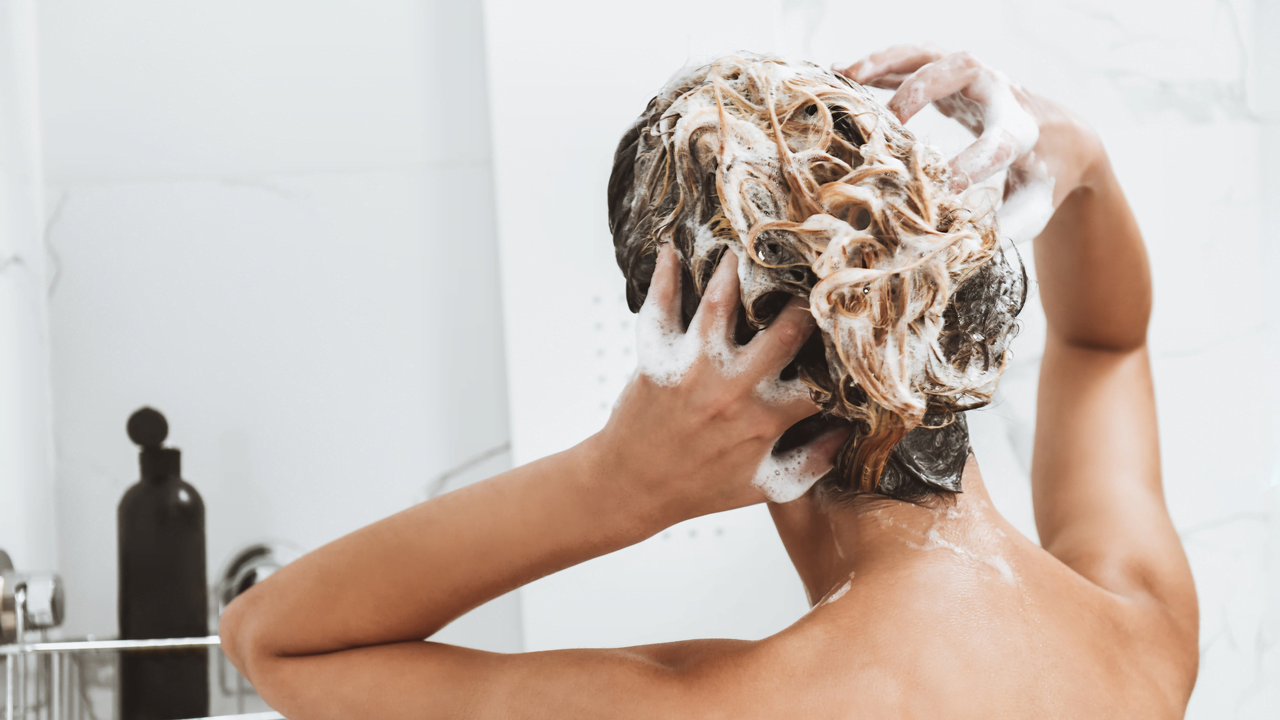 Bicarbonato en el shampoo: ¿Cómo usarlo para el crecimiento capilar?