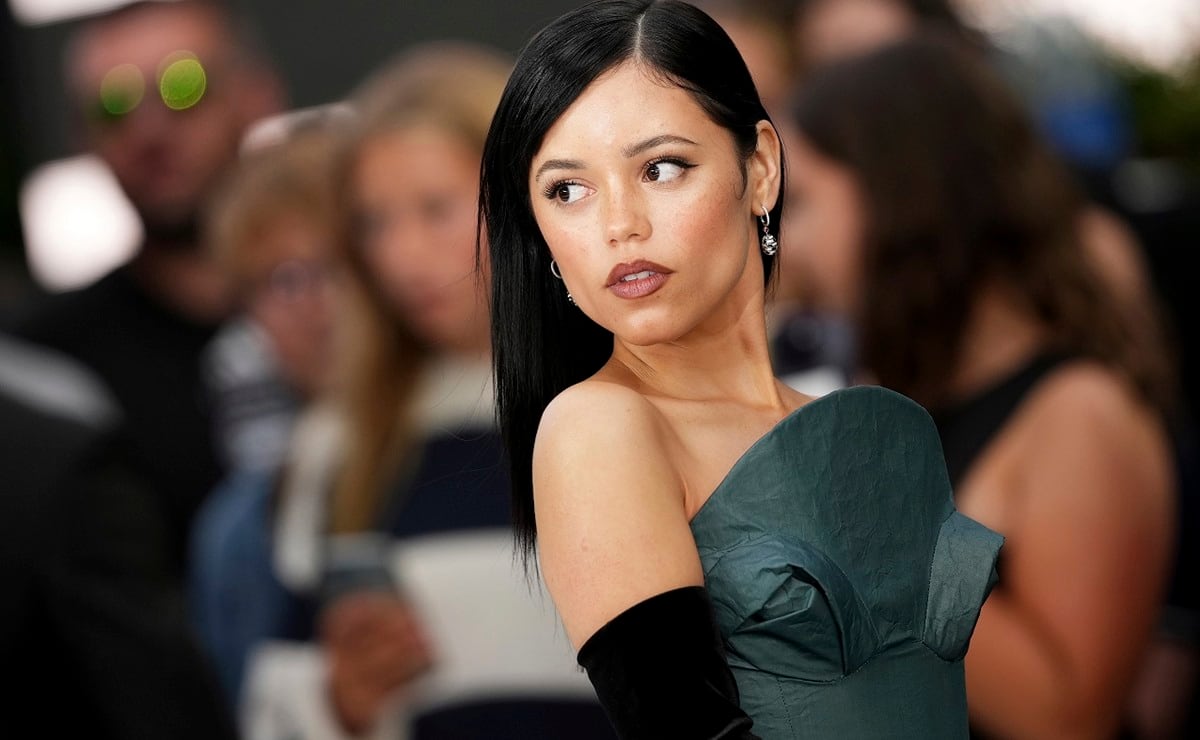 Pasos de Jenna Ortega en Moda y Tendencias: Guía Completa
