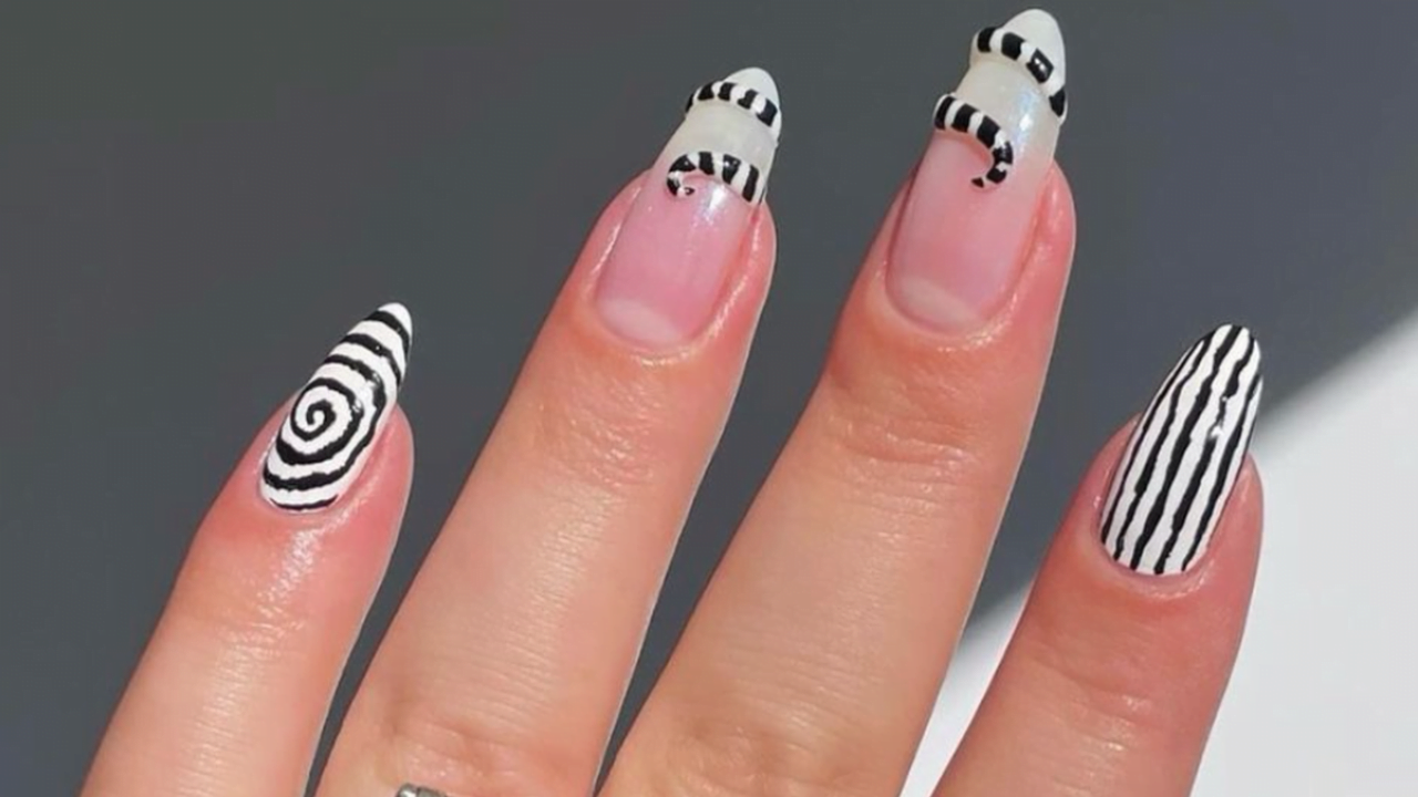 Diseños góticos y excéntricos de uñas Beetlejuice: ¿Cómo lograr el look?
