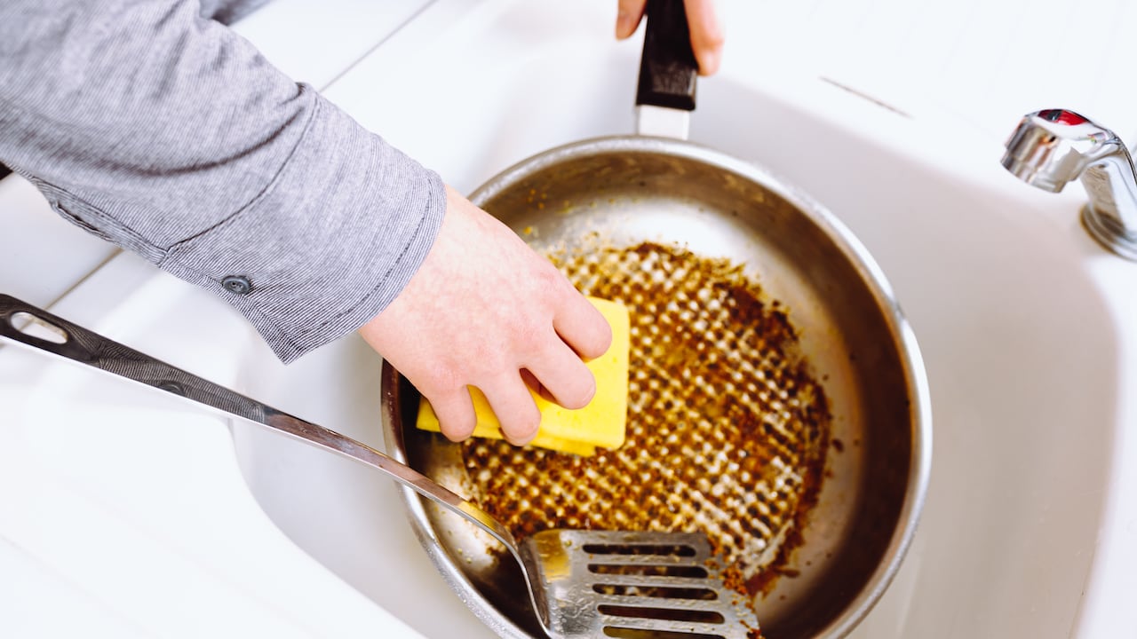 Cómo evitar que la comida se pegue a las sartenes: Tips útiles