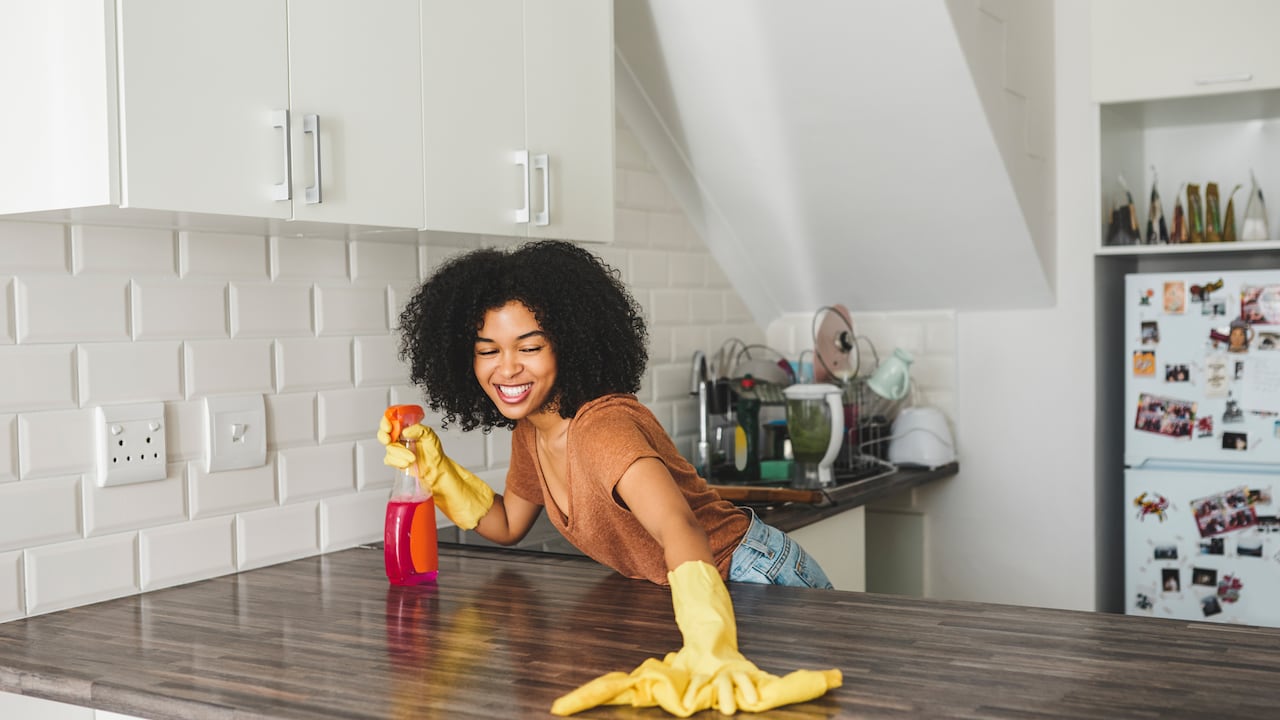 ¿Qué líquido casero quita la grasa de cocina eficazmente? Descubre el mejor