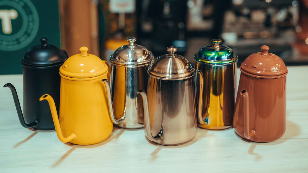 Sarro de tetera: Cómo quitarlo con un ingrediente casero eficaz
