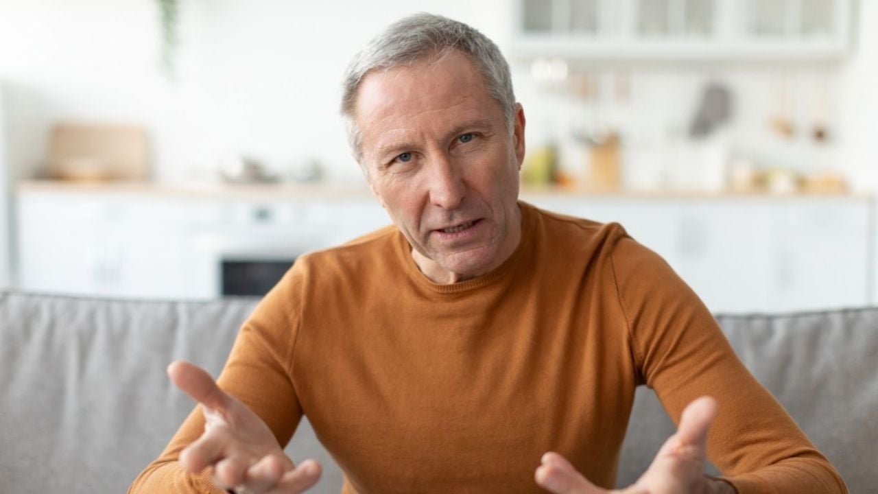 Mover las manos al hablar: ¿Qué significa? Claves psicológicas reveladas