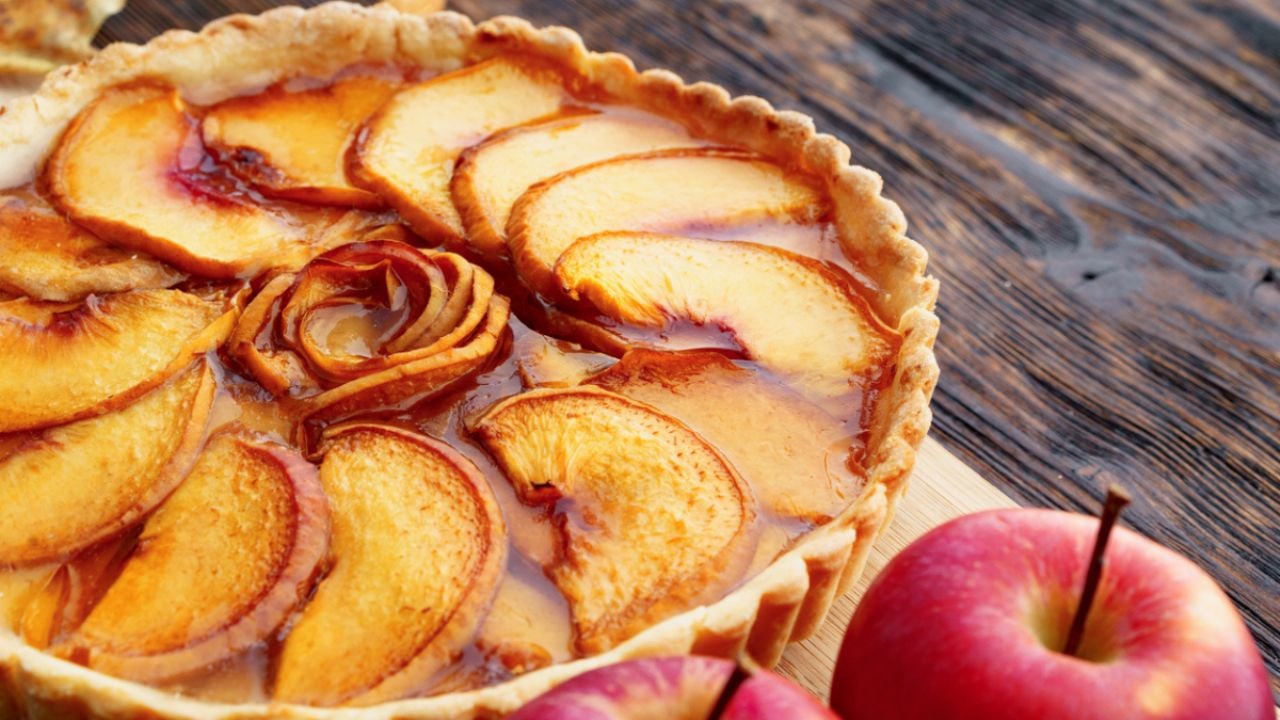 Receta fácil de tarta de avena y manzana sin harina: ¿Cómo prepararla?