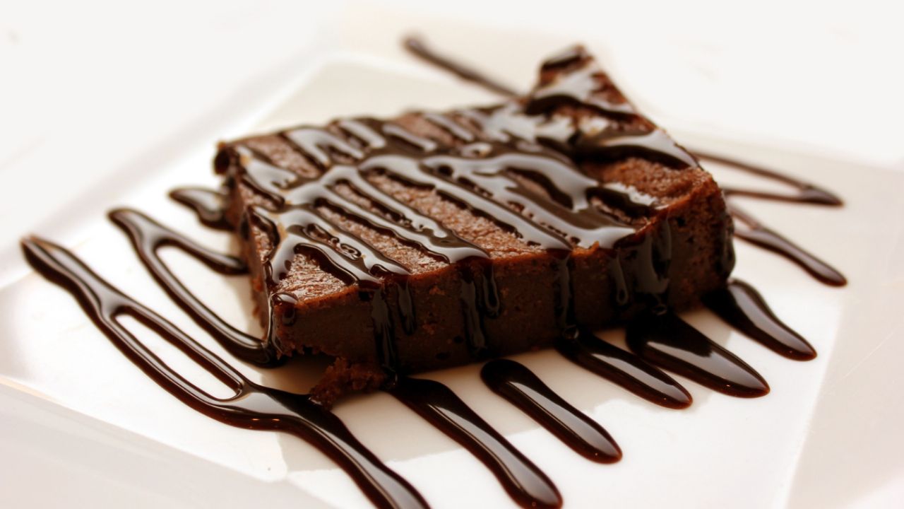 ¿Quieres una receta fácil de brownies de chocolate con 6 ingredientes?